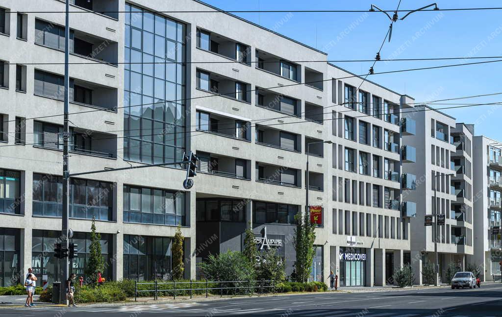 Városkép - Településfejlesztés - Épül a debreceni Párizsi Udvar