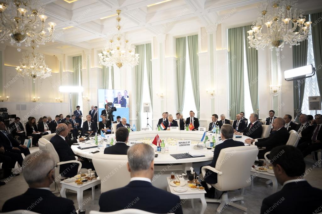 Orbán Viktor a Türk Államok Szervezetének csúcstalálkozóján Azerbajdzsánban