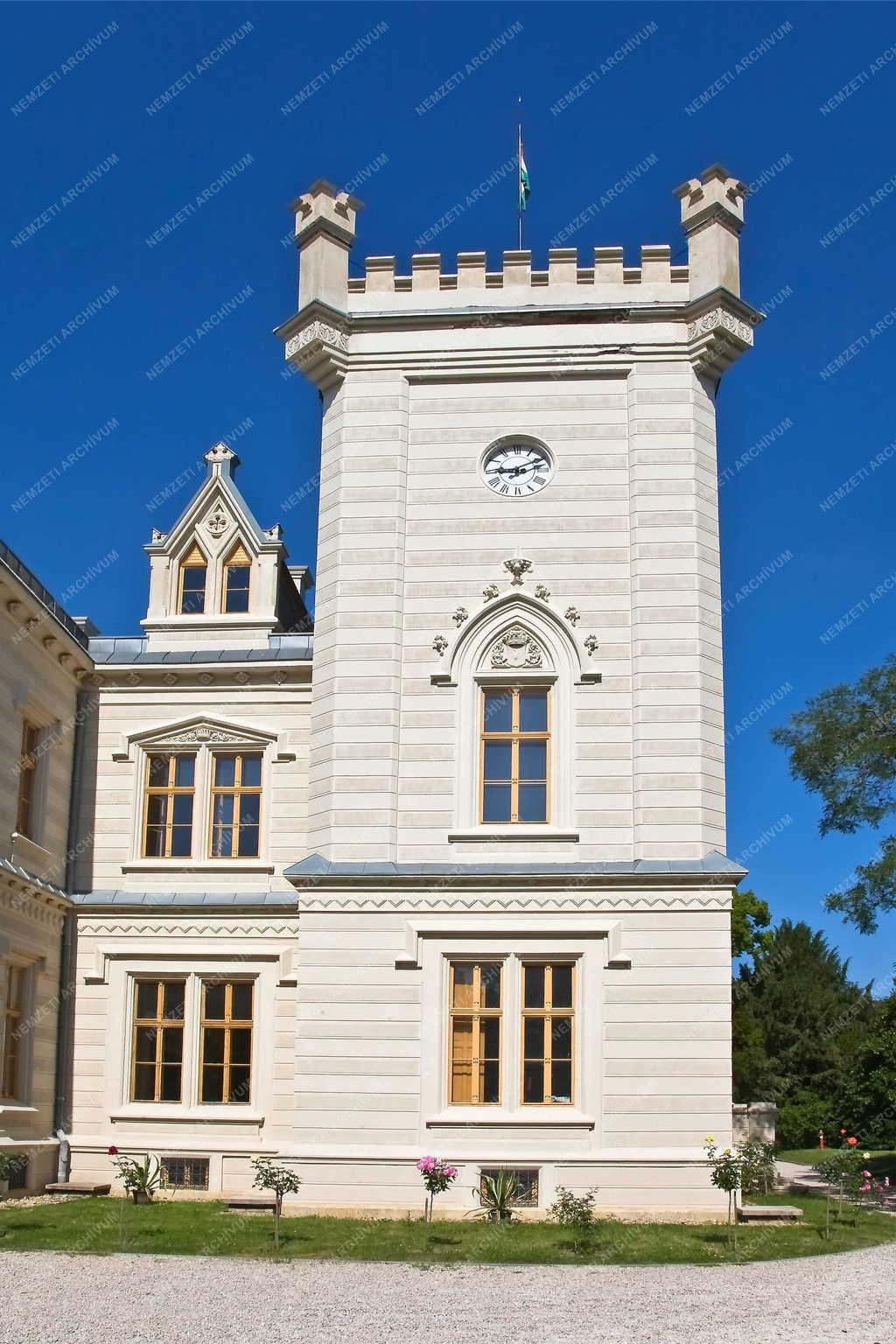 Műemlék épület - Nádasdladány - A Nádasdy-kastély