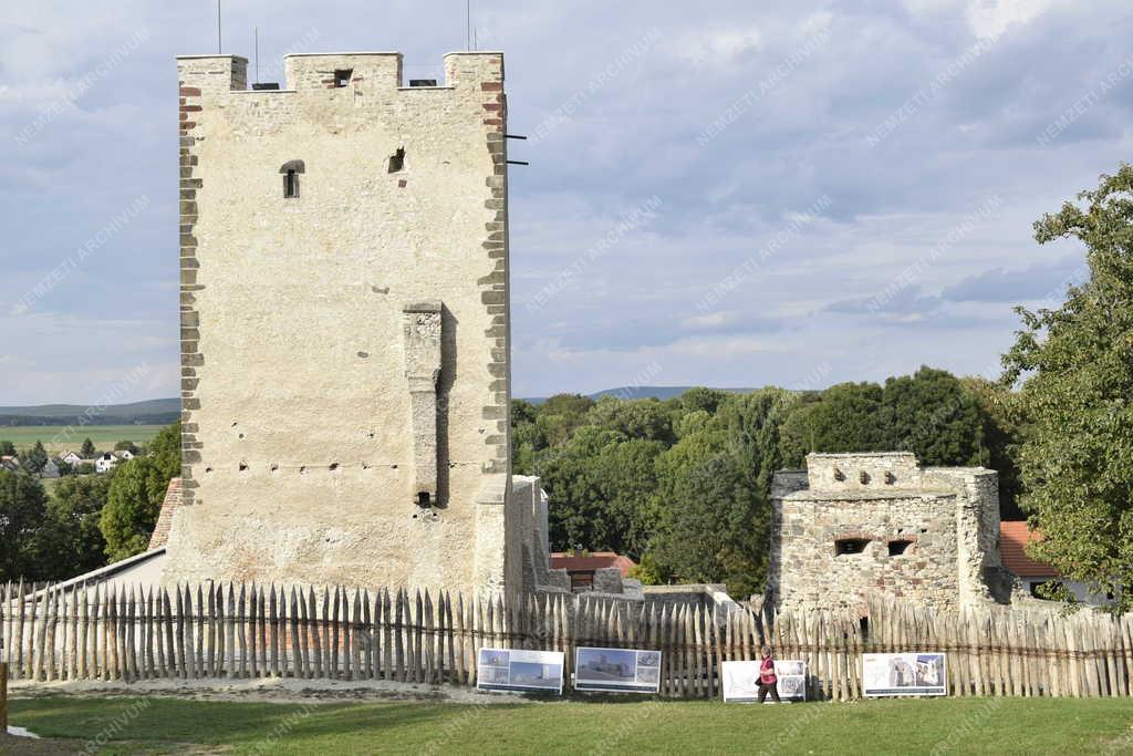 Település - Nagyvázsony - Kinizsi-vár