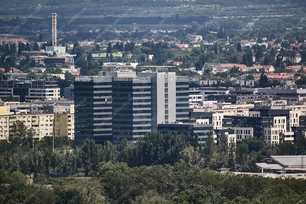 Városkép - Duna Tower Office Building