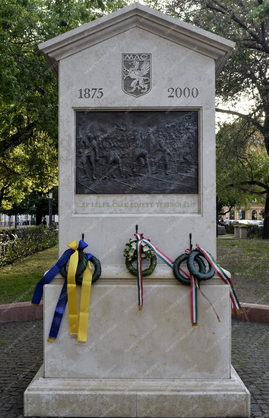 Kultúra - Budapest - Magyar Athletikai Club emlékműve