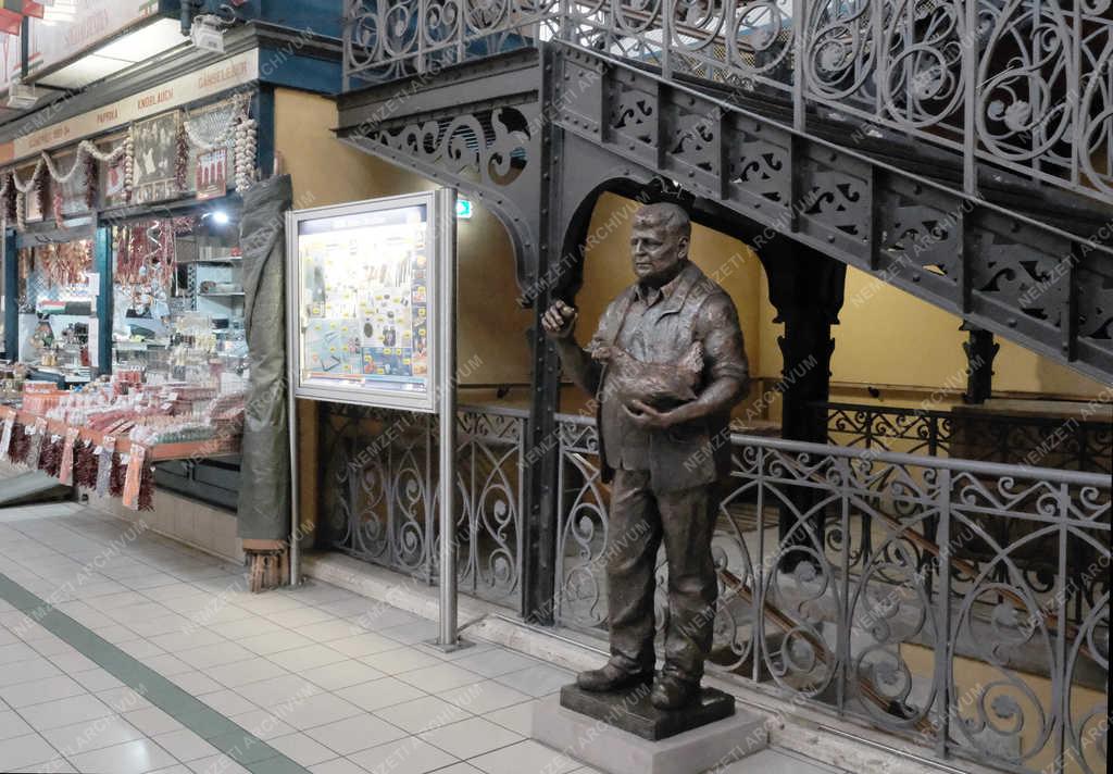 Kultúra - Budapest - Kofa szobrot állítanak a fővárosi Nagycsarnokban