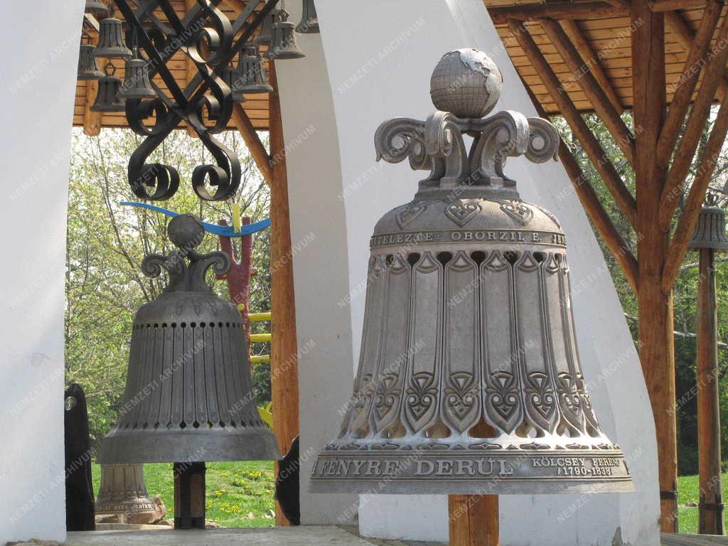 Városkép – Hajdúszoboszló - A Harangház egyik harangja