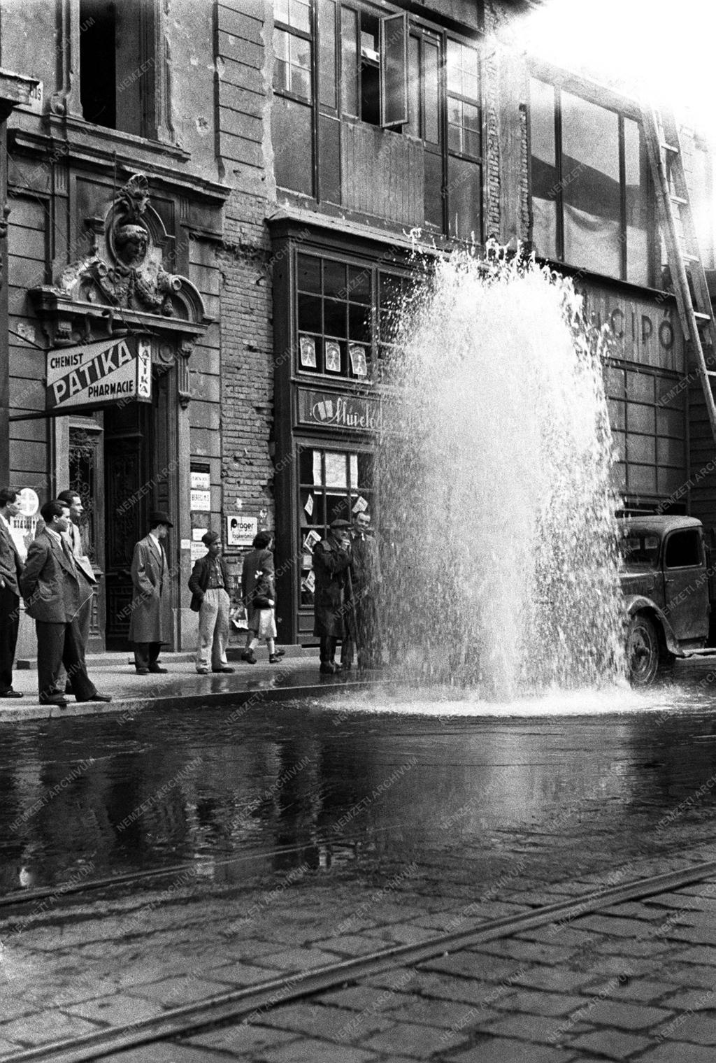 Városkép - Életkép - Vízhálózat tisztítás a Rákóczi úton