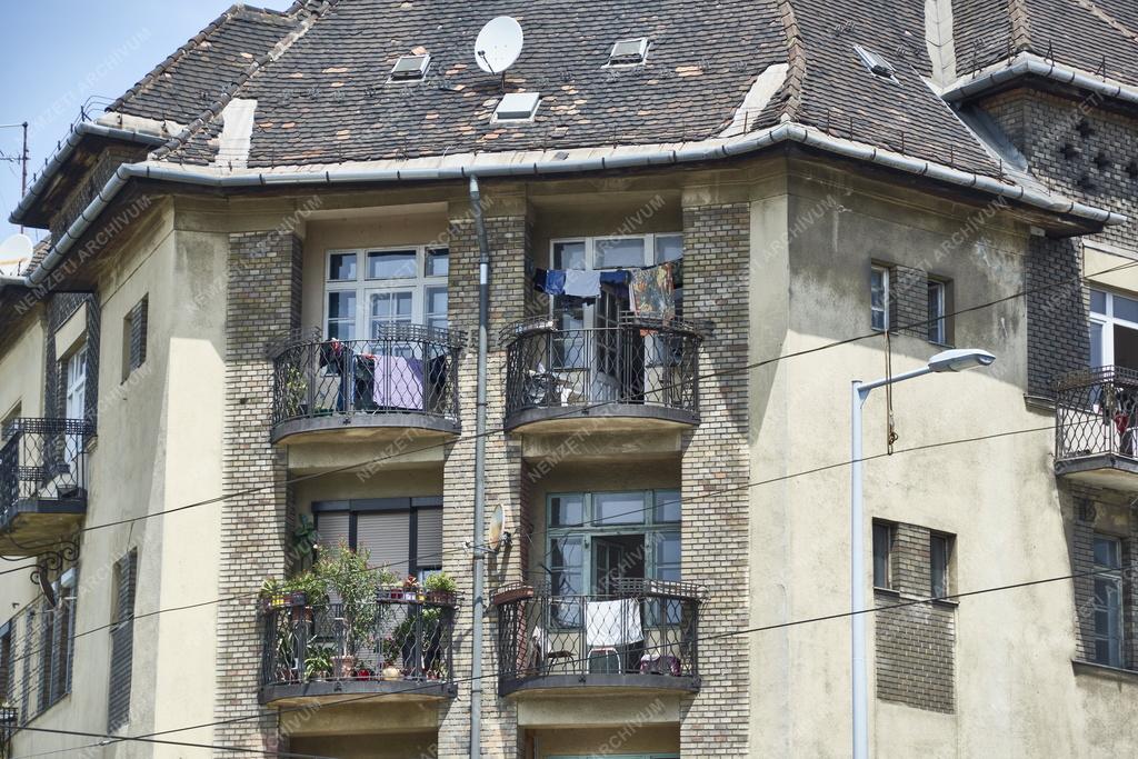 Városkép - Kőbánya - Kőrösi Csoma Sándor úti kislakásos bérház