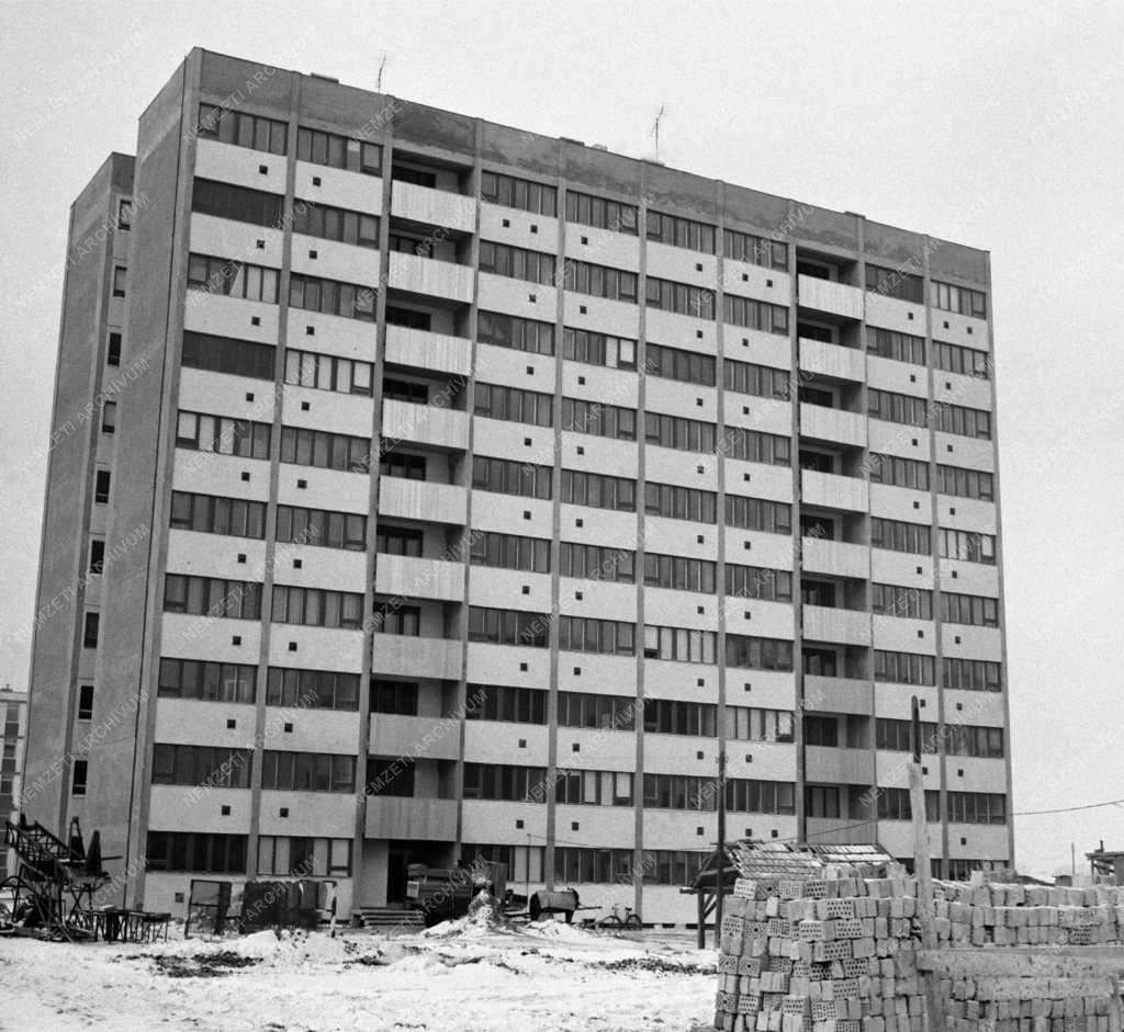 Településfejlesztés - Új lakóépület a Derkovits lakótelepen