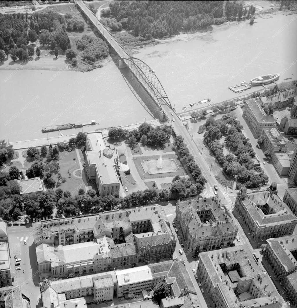 Városkép - Légifelvétel - Szeged látképe a Tiszával