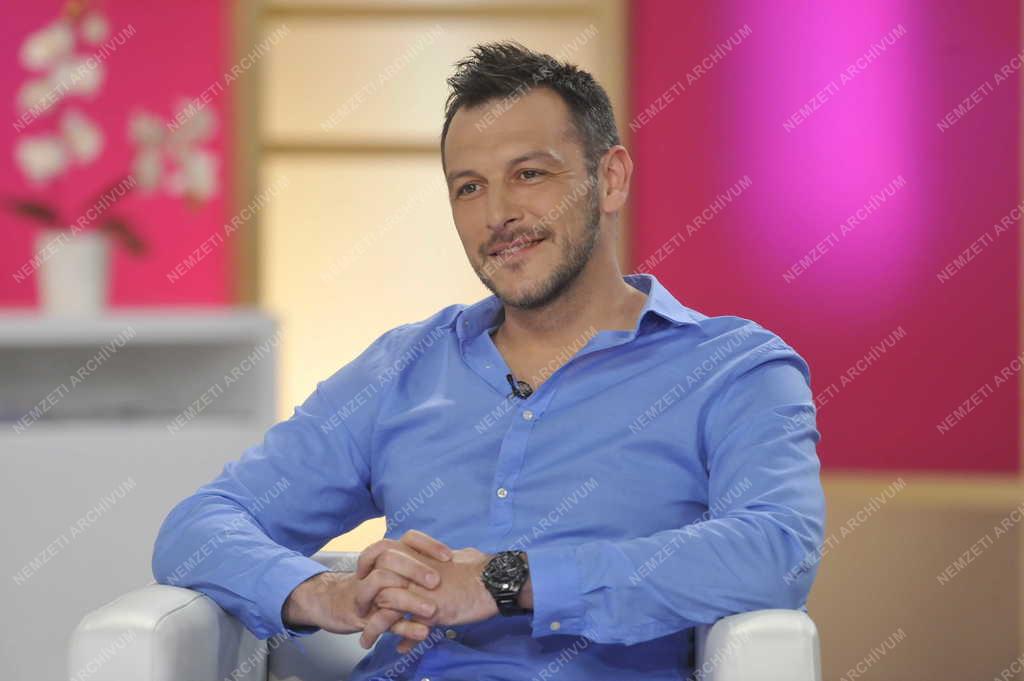 Televízió - Ridikül című női beszélgetős műsor
