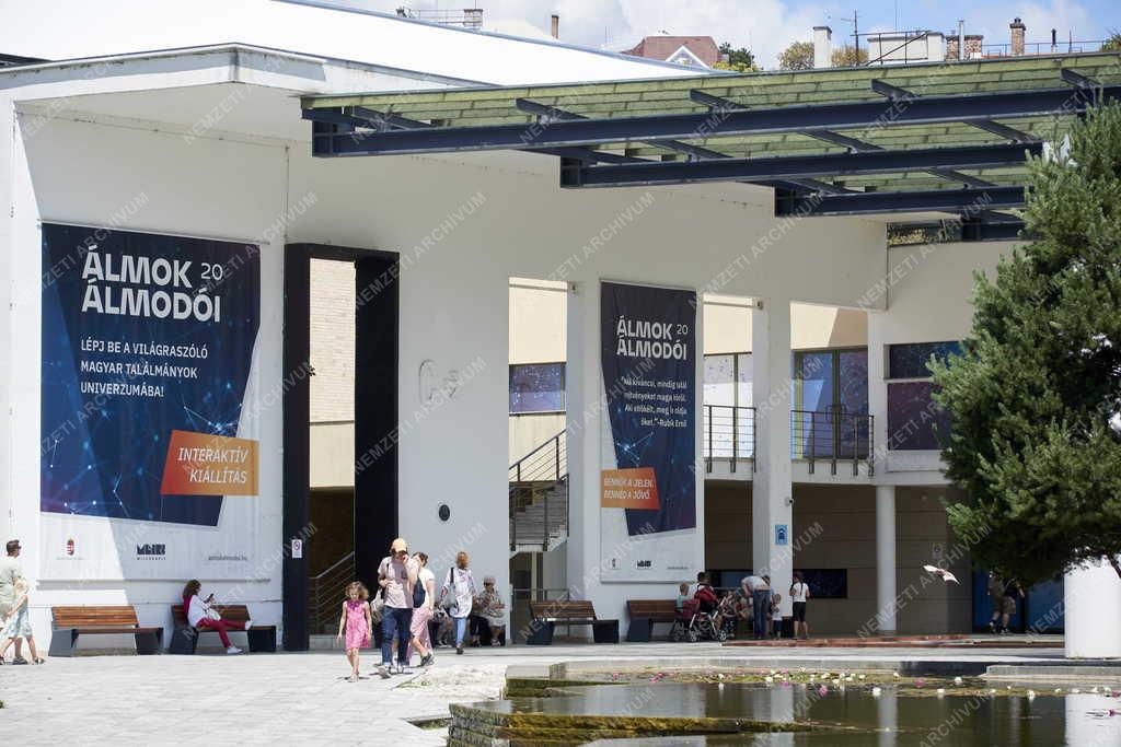 Városkép - Kultúra - Millenáris Park - Álmok Álmodói 20 kiállítás