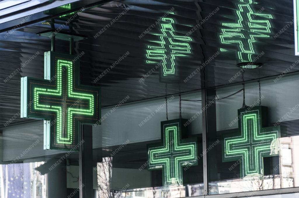 Egészségügy - Budapest - Benu gyógyszertár