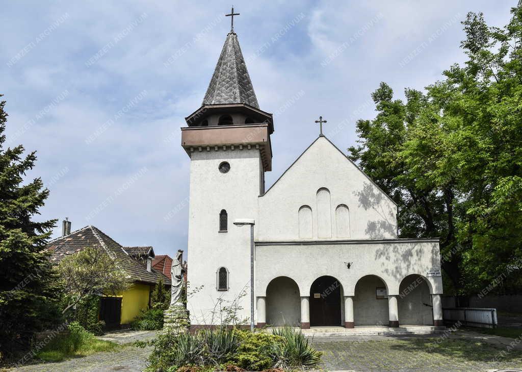 Egyház - Budapest - Föltámadott Krisztus-templom