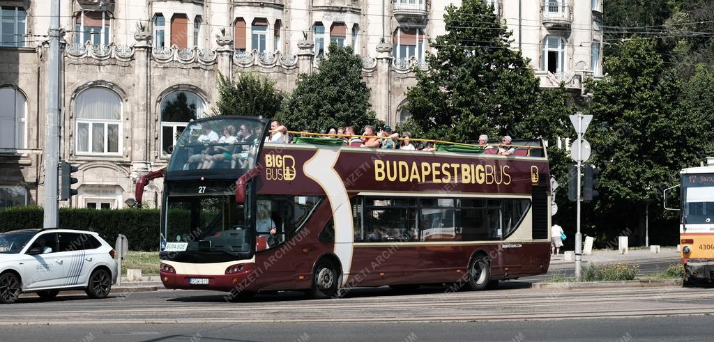 Turizmus - Budapest - Városnéző busz