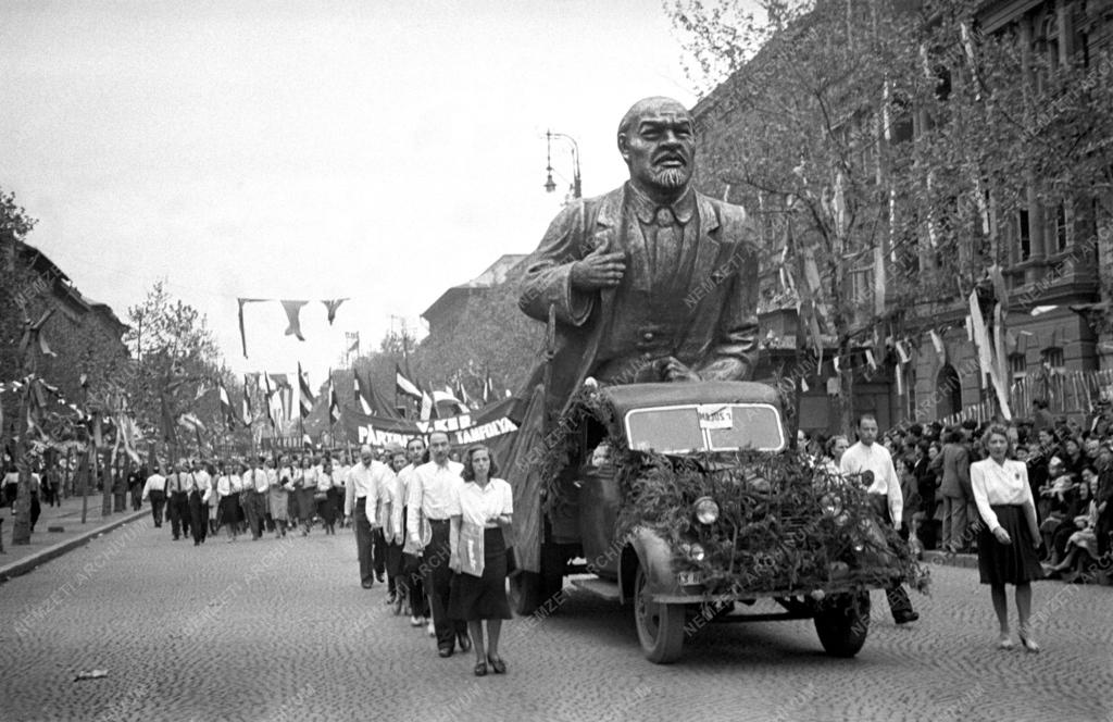 Ünnep - Május elseje 1948-ban
