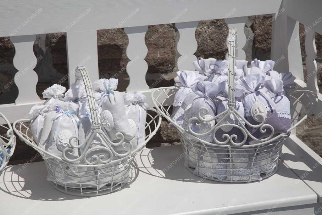 Érdekes - Tihany - Csomagolt levendula virágok