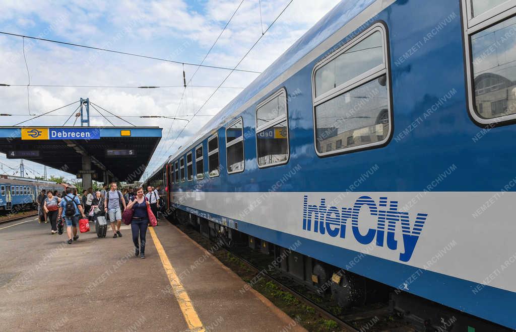 Vasúti közlekedés - Debrecen - Vasútállomás