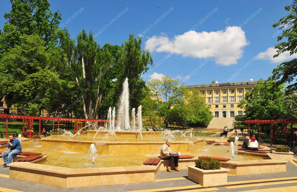 Budapest - Szökőkút - Mechwart András tér 