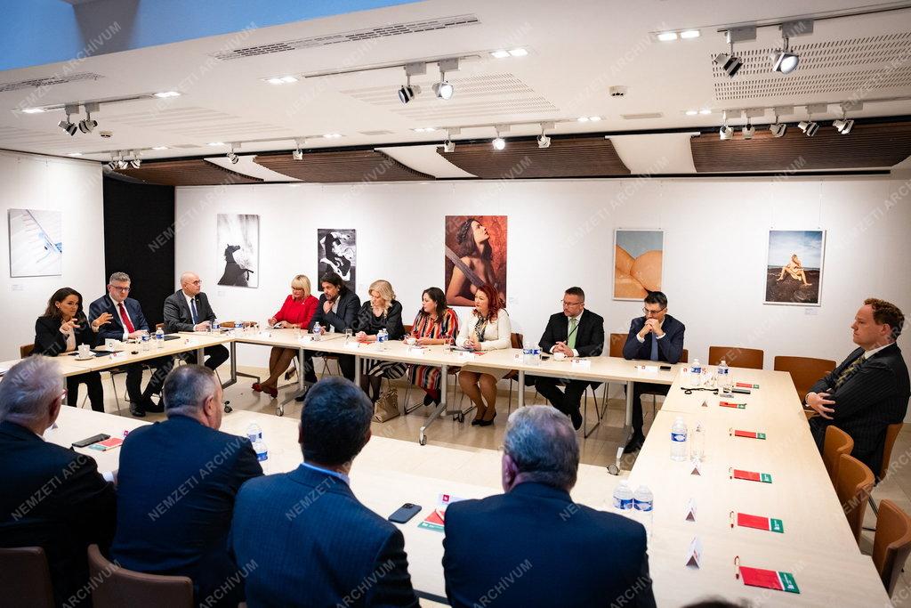 Novák Katalin Brüsszelben