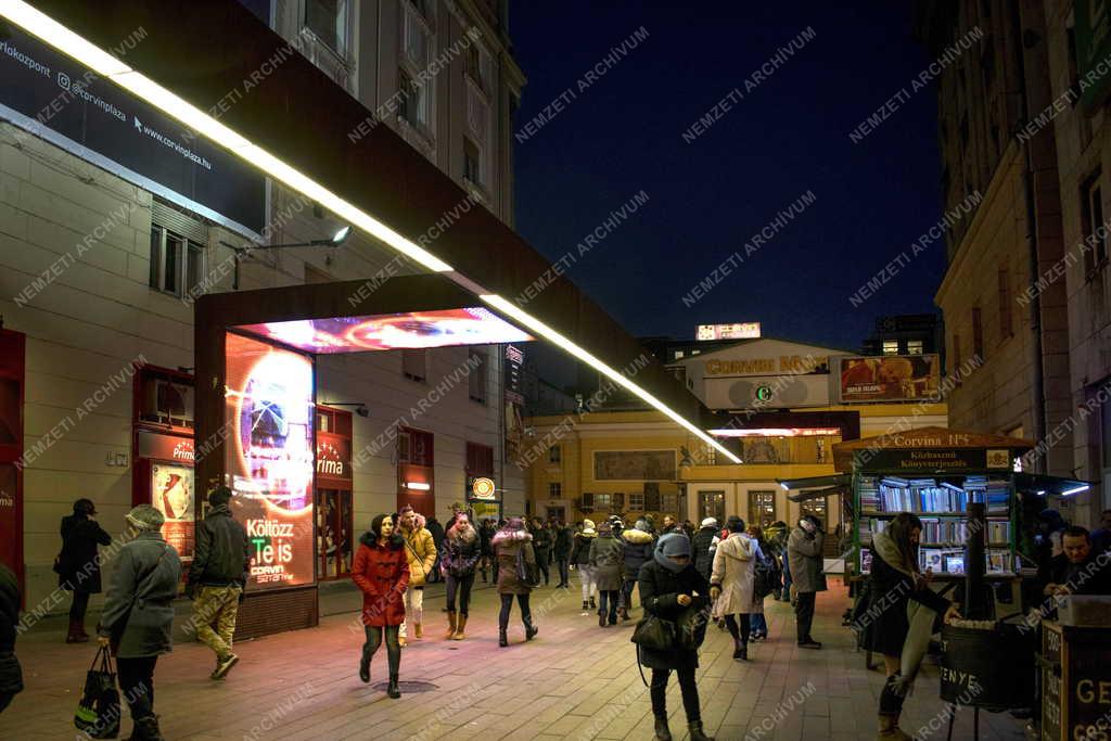 Városkép - Budapest - Corvin mozi