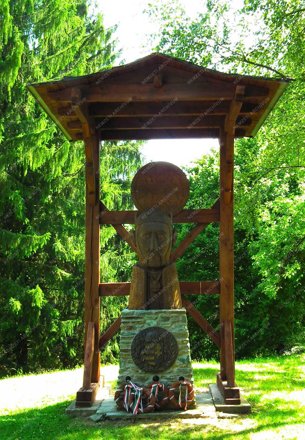 Köztéri szobor - Őriszentpéter - Királyszobor