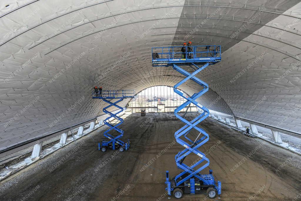 Építőipar - Debrecen - Teniszközpont épül 