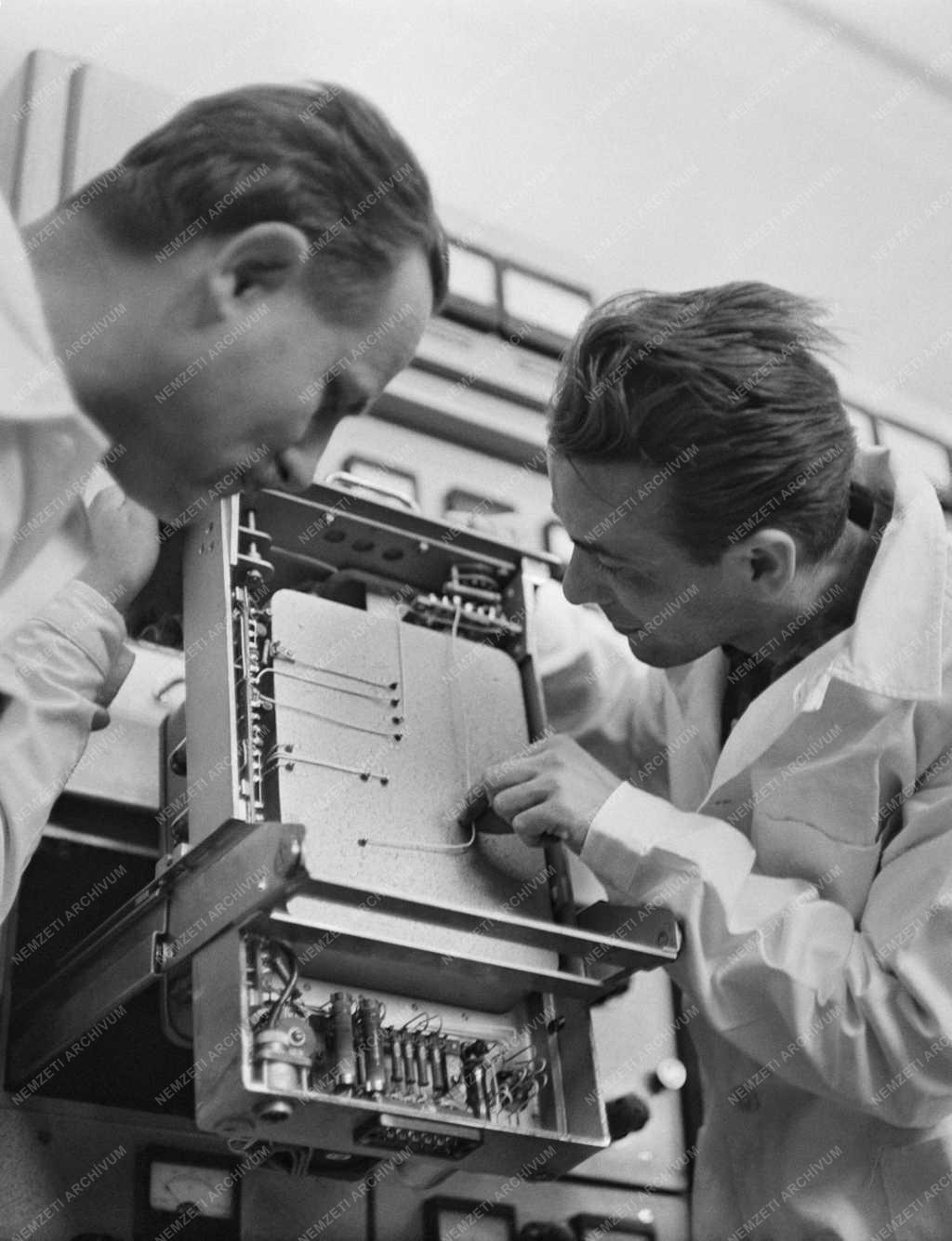 Távközlés - Székesfehérvári Rádióállomás