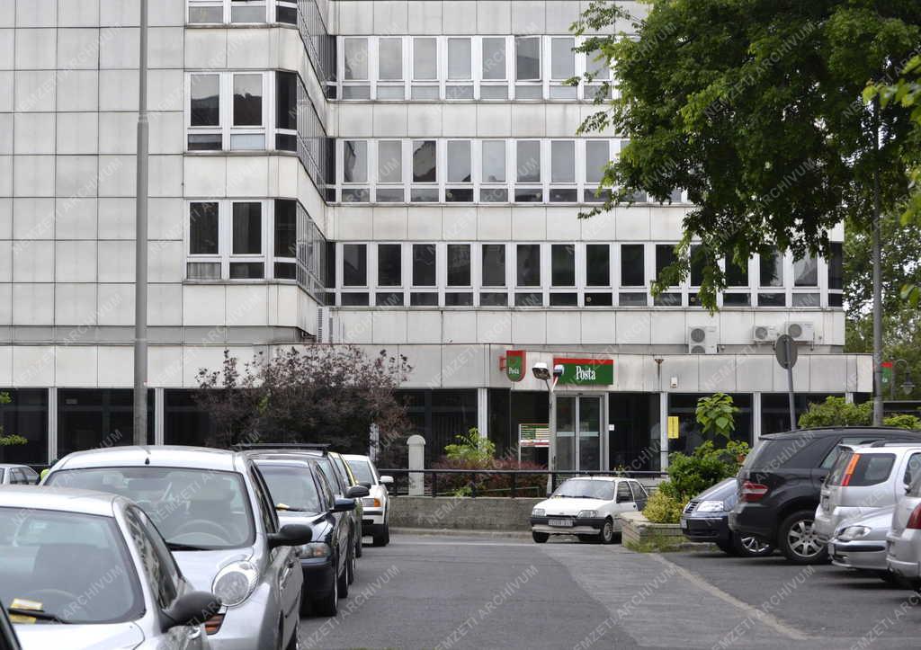 Épület - Budapest - A központi postahivatal épülete Kőbányán
