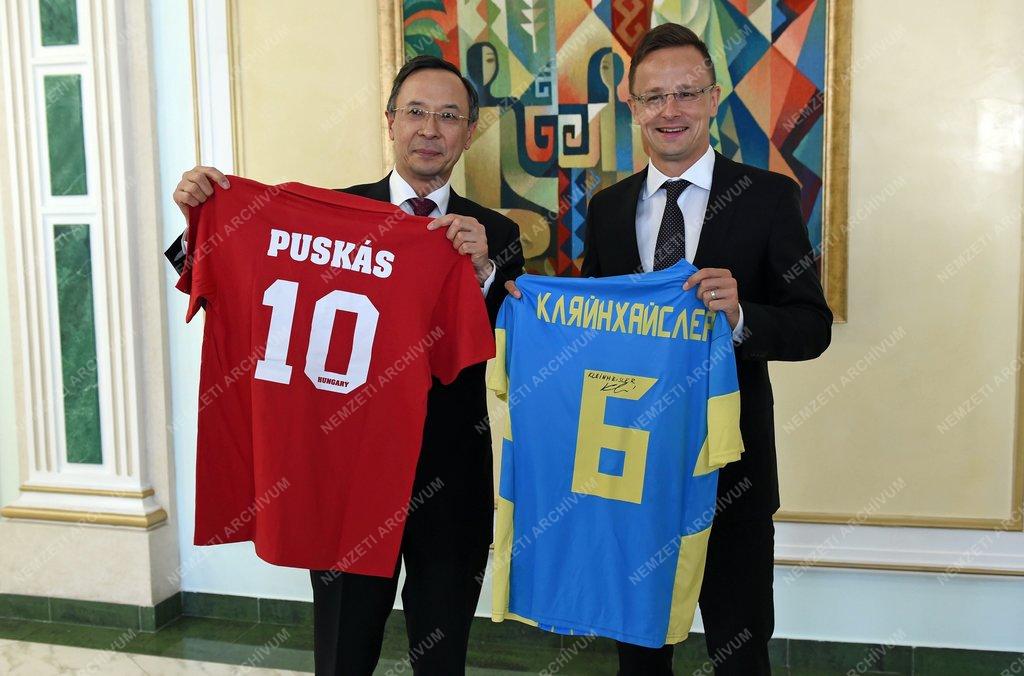 Szijjártó Péter Kazahsztánban
