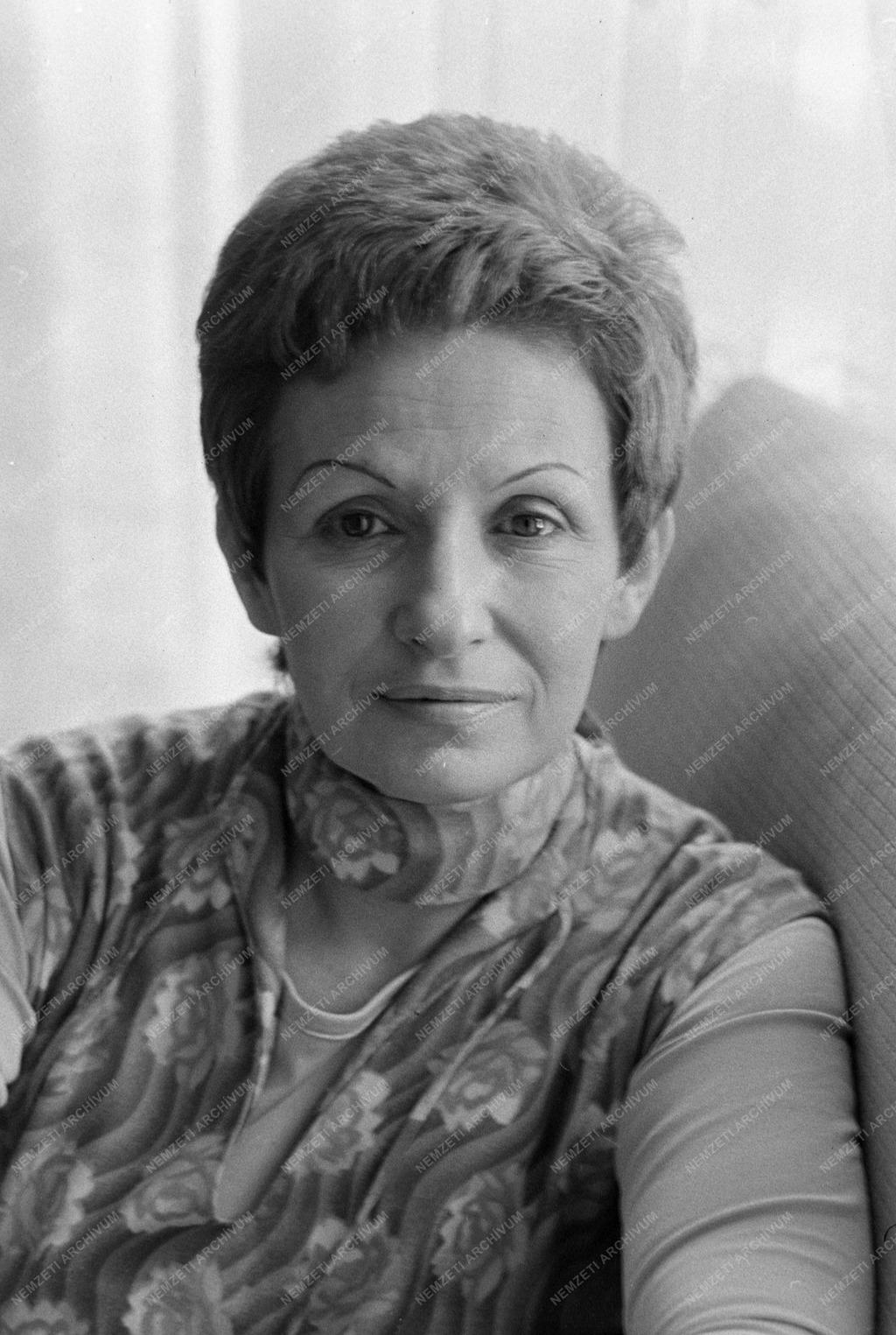 Kultúra - Zsolnai Hédi énekesnő