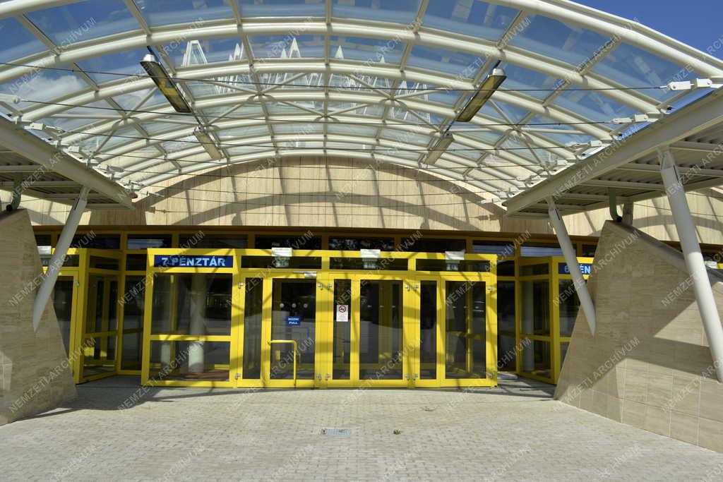 Sportlétesítmény - Budapest - A lágymányosi Tüskecsarnok