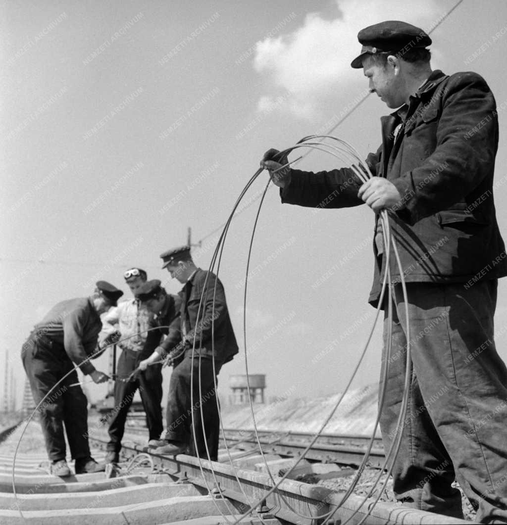 Közlekedés - Bővítik a 13-as villamos vonalát