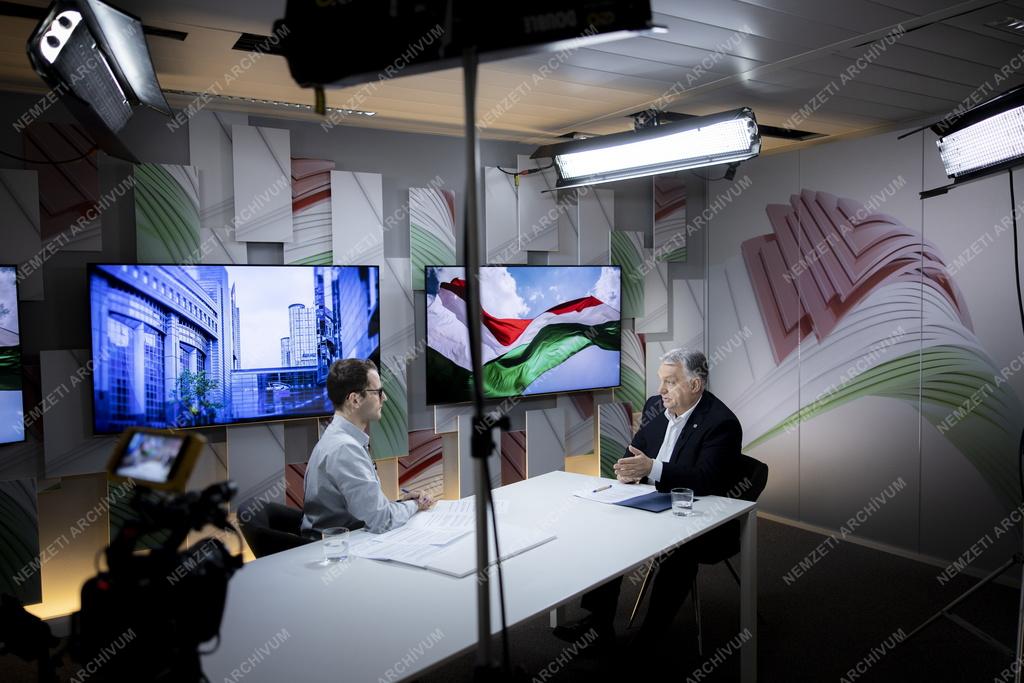 Miniszterelnöki interjú a Kossuth rádióban