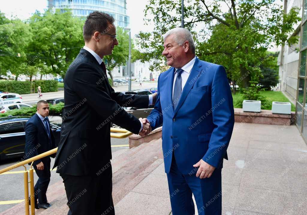Szijjártó Péter Pozsonyban
