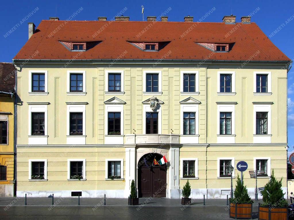 Épület - Budapest - A Batthyány-palota a budai Várban