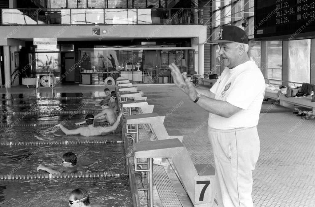Sport - Edzőtáborban a magyar úszóválogatott