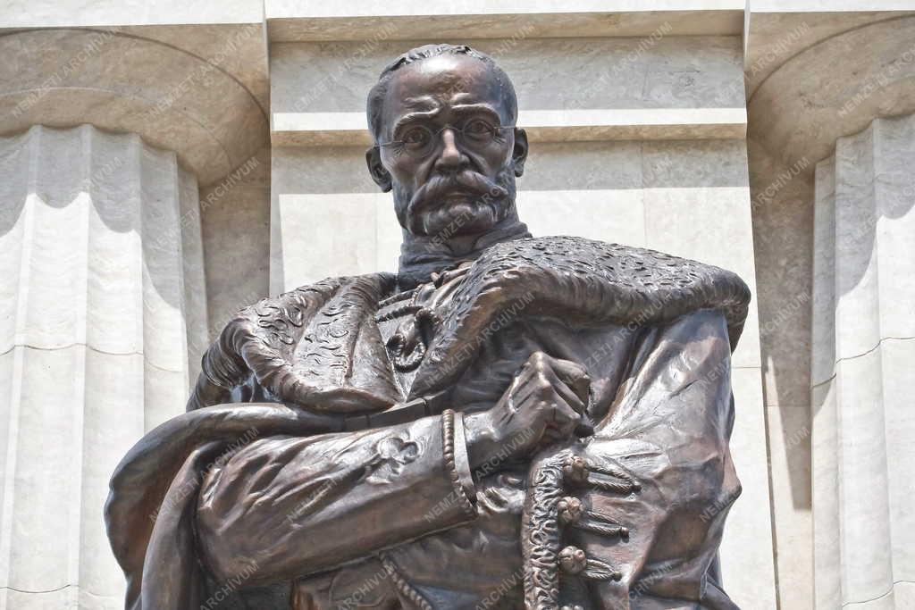 Műalkotás - Budapest - Gróf Tisza István szobra