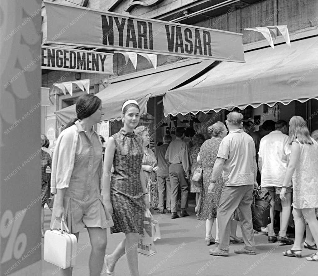 Kereskedelem - Nyári ruházati vásár