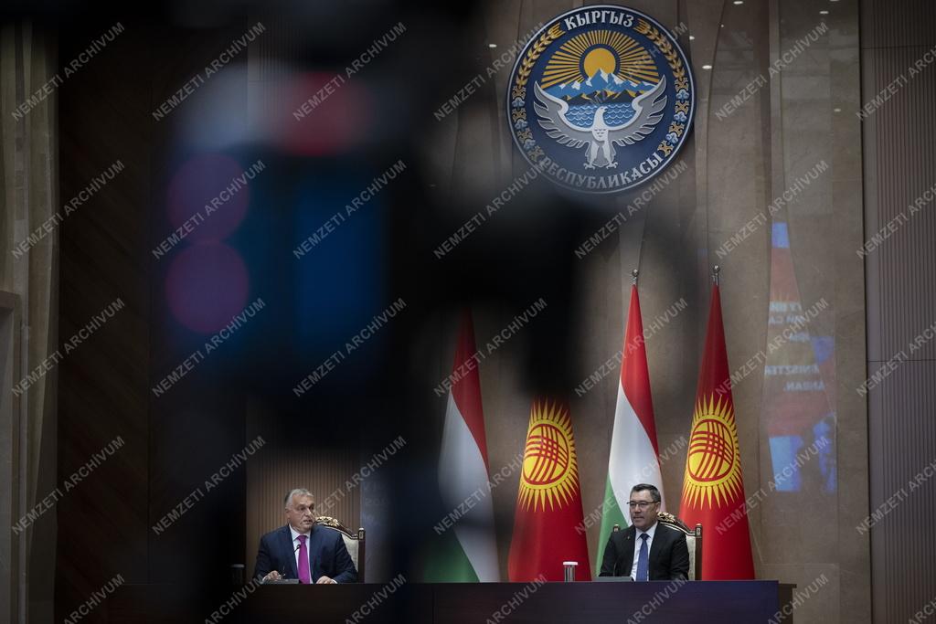 Orbán Viktor Kirgizisztánban