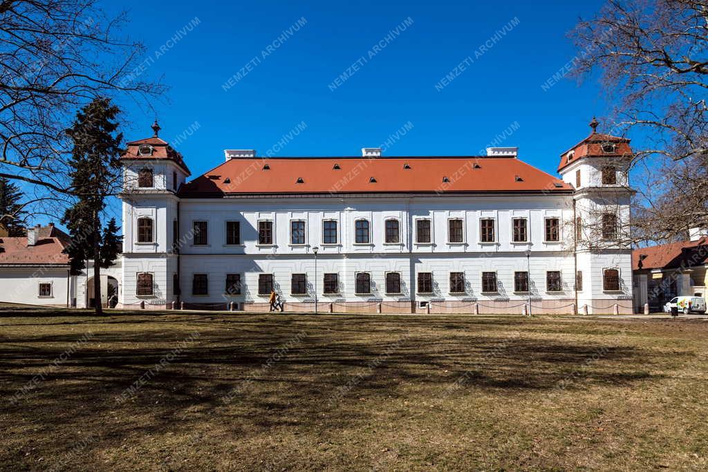 Városkép - Tata - Esterházy-kastély