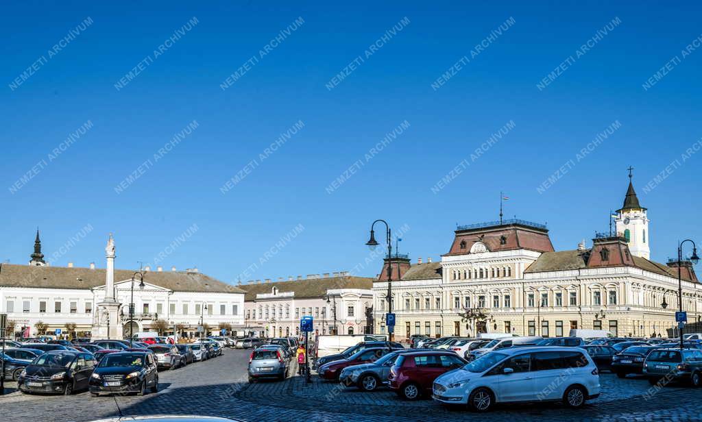 Városkép - Baja - Szentháromság tér