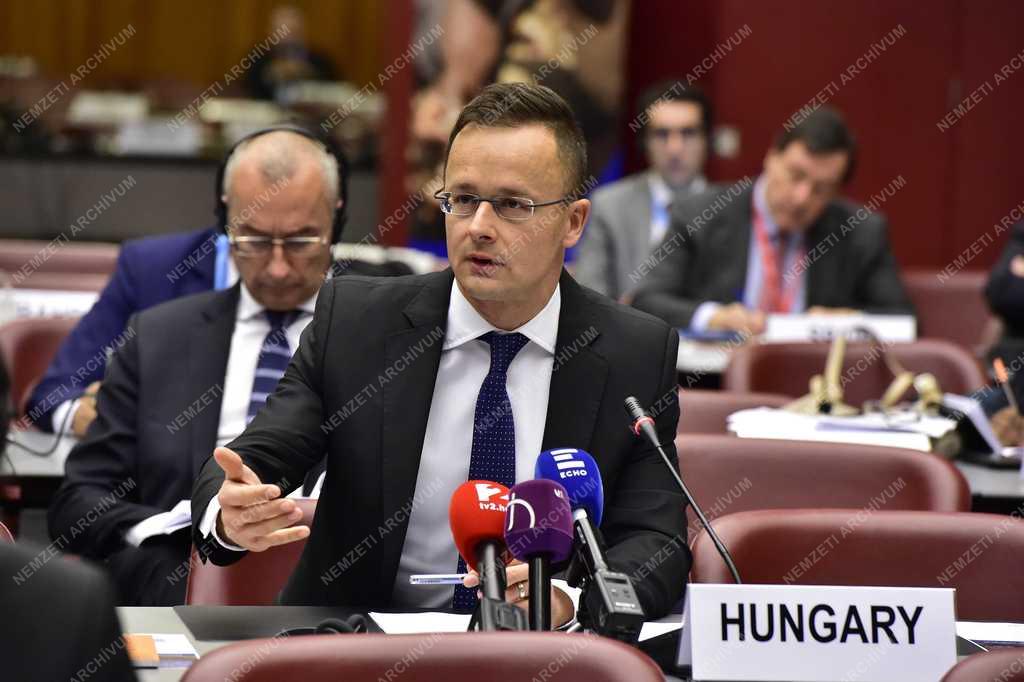 Szijjártó Péter Genfben