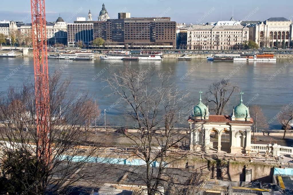 Műemlékvédelem - Rekonstrukció - A Várbazár felújítása