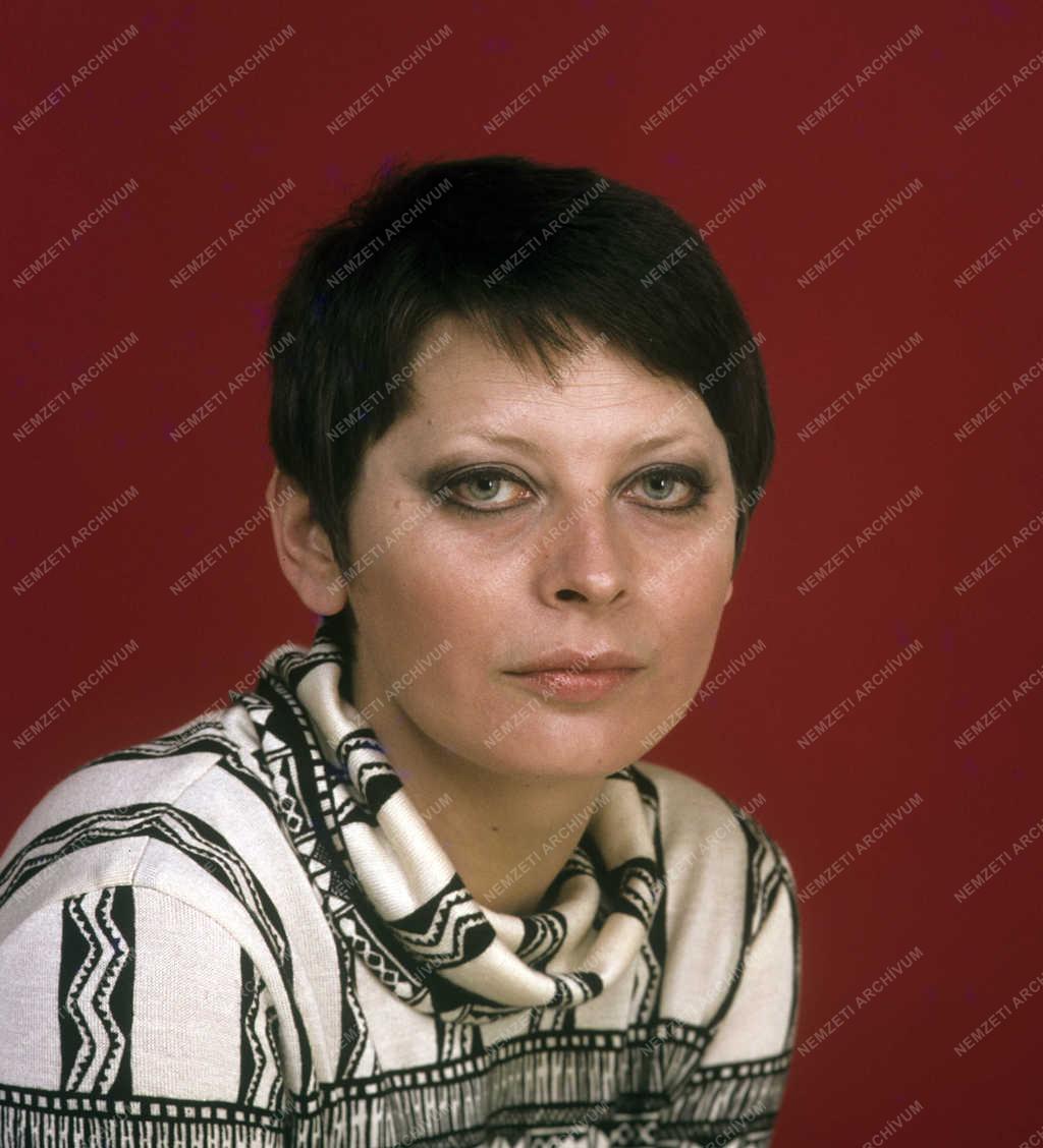 Kultúra - Ronyecz Mária színésznő