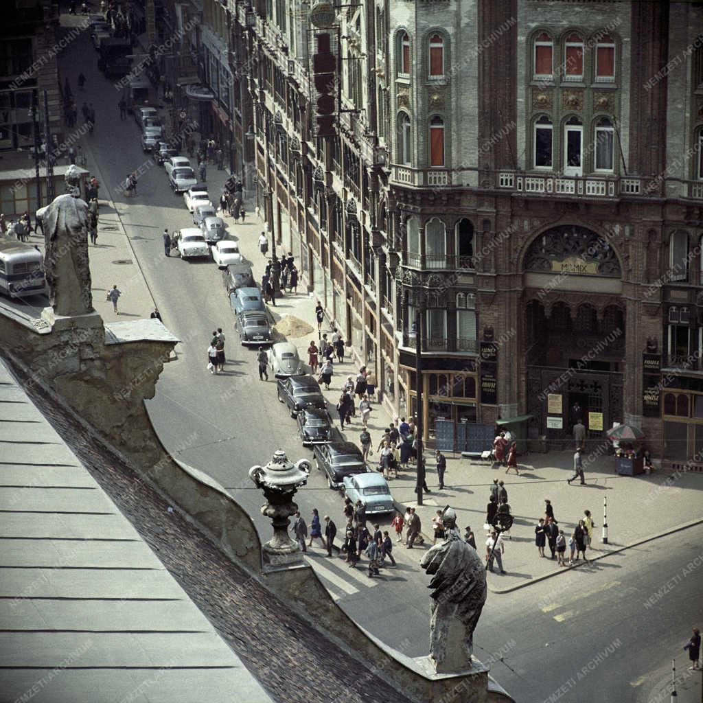 Városkép - Budapest - Kilátás az Alcantrai Szent Péter-templom tornyából