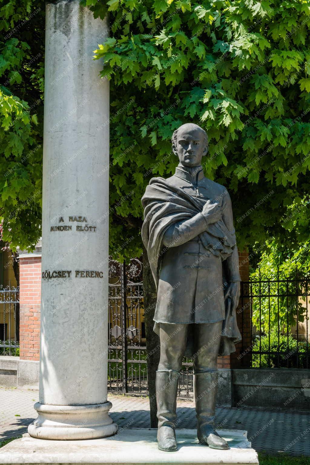 Városkép - Nyíregyháza - Kölcsey Ferenc szobra