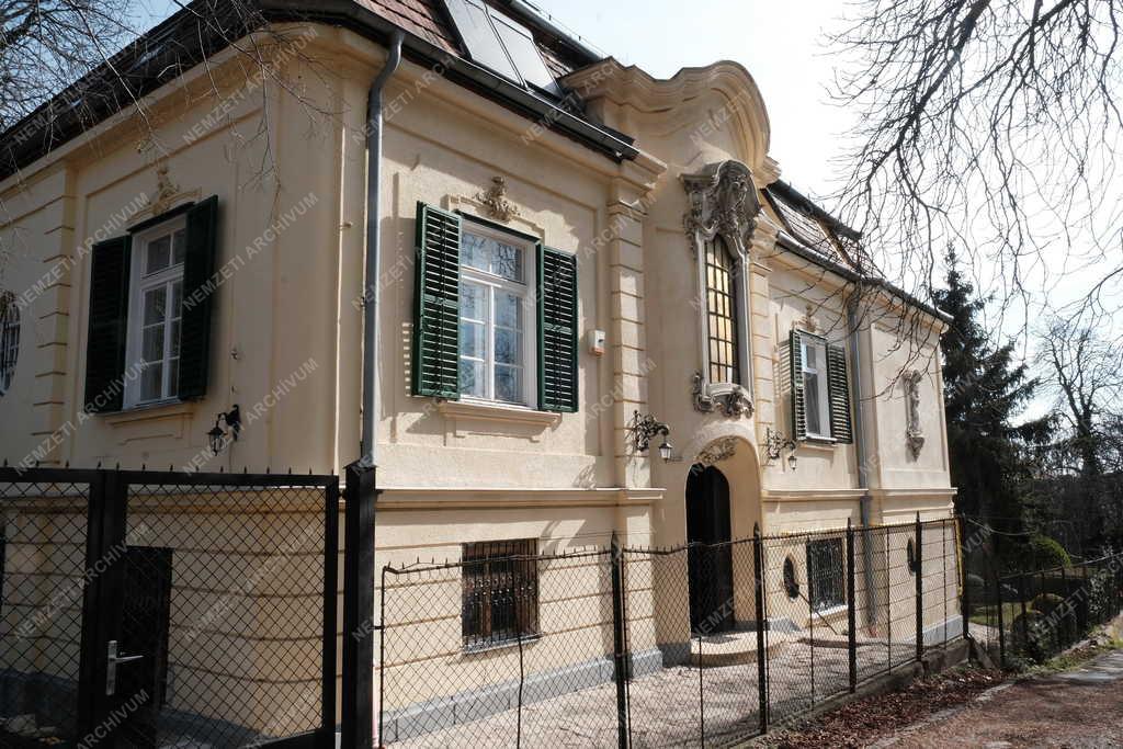 Budapest - Városkép - Ménesi úti villaépület