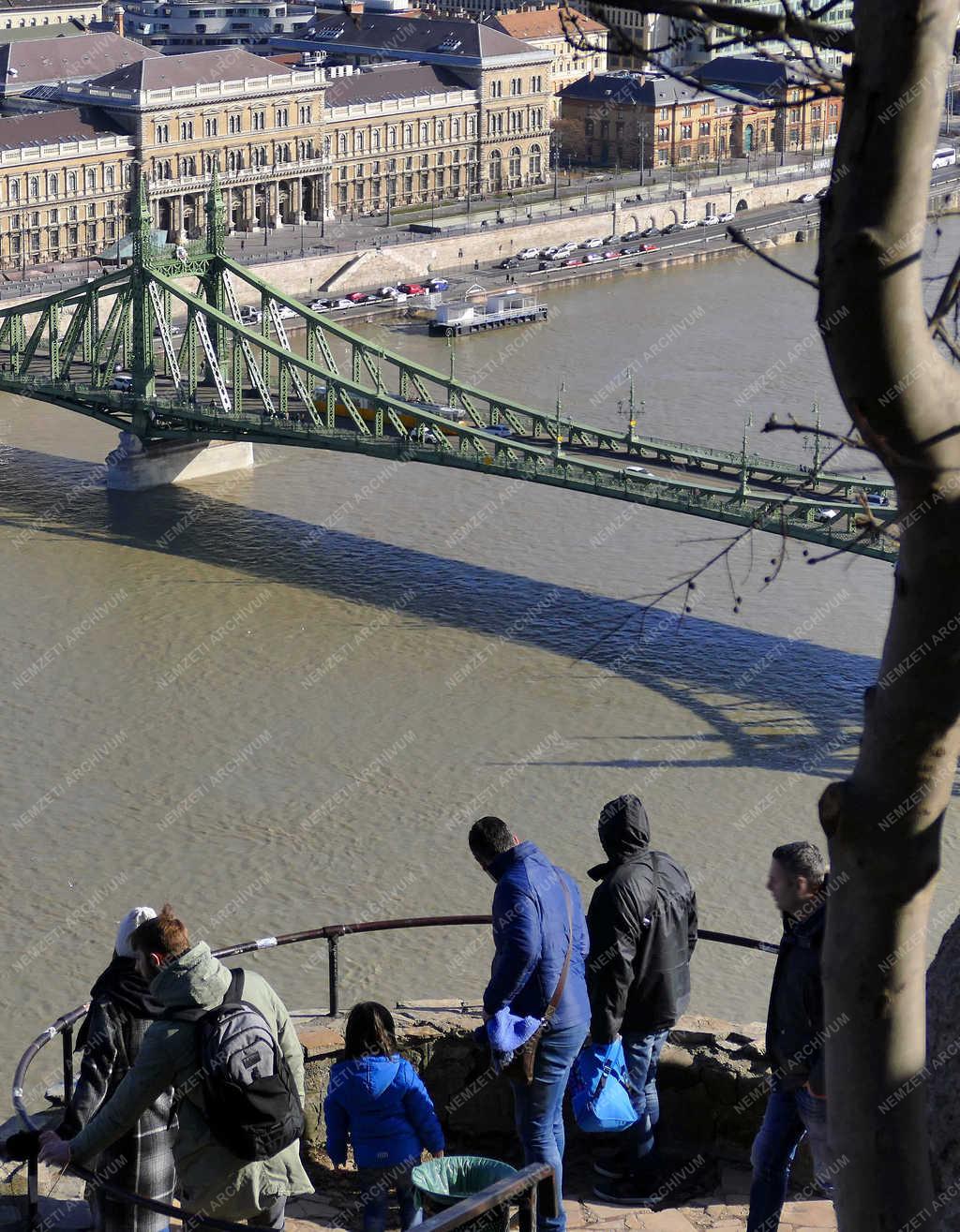 Városkép - Budapest - A Szabadság híd és környéke