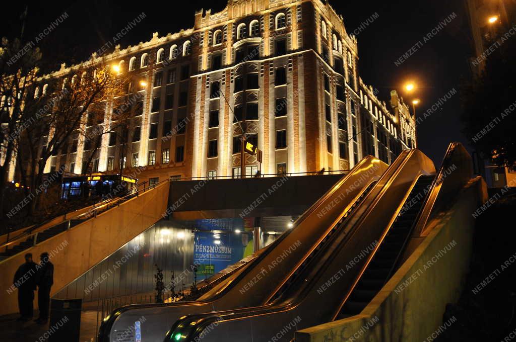 Városkép - Budapest - Széll Kálmán tér - Postapalota