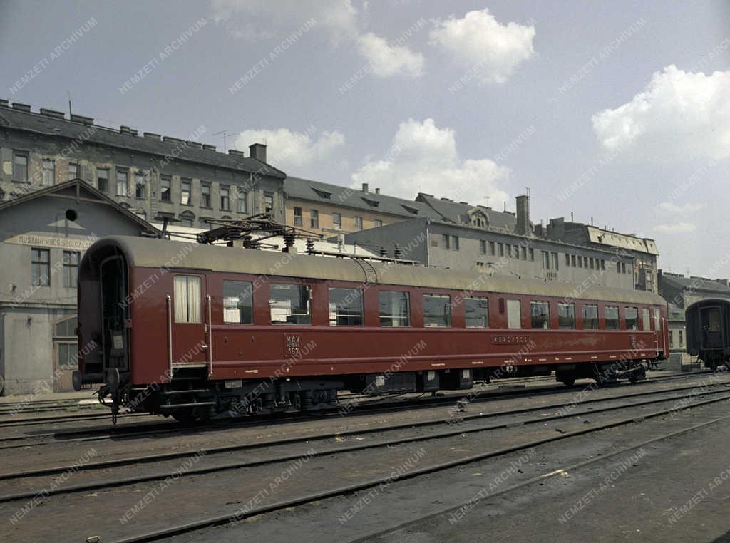 Közlekedés - Vasúti vagon