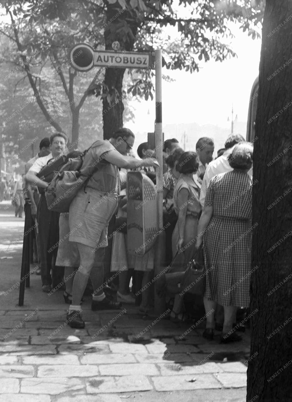 Városok - Pesti pillanatképek